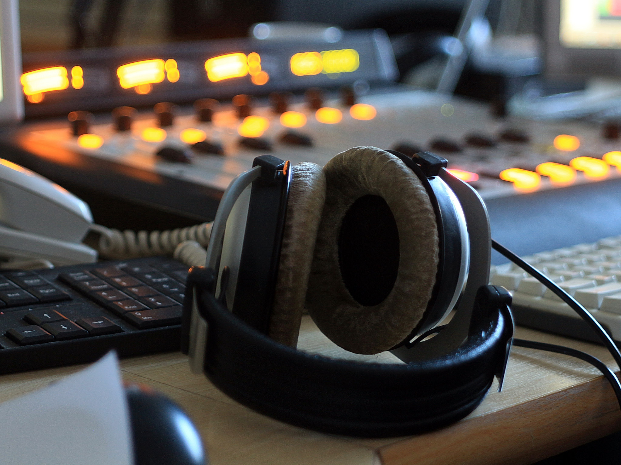 Taller de introduccin al medio radiofnico y el podcasting