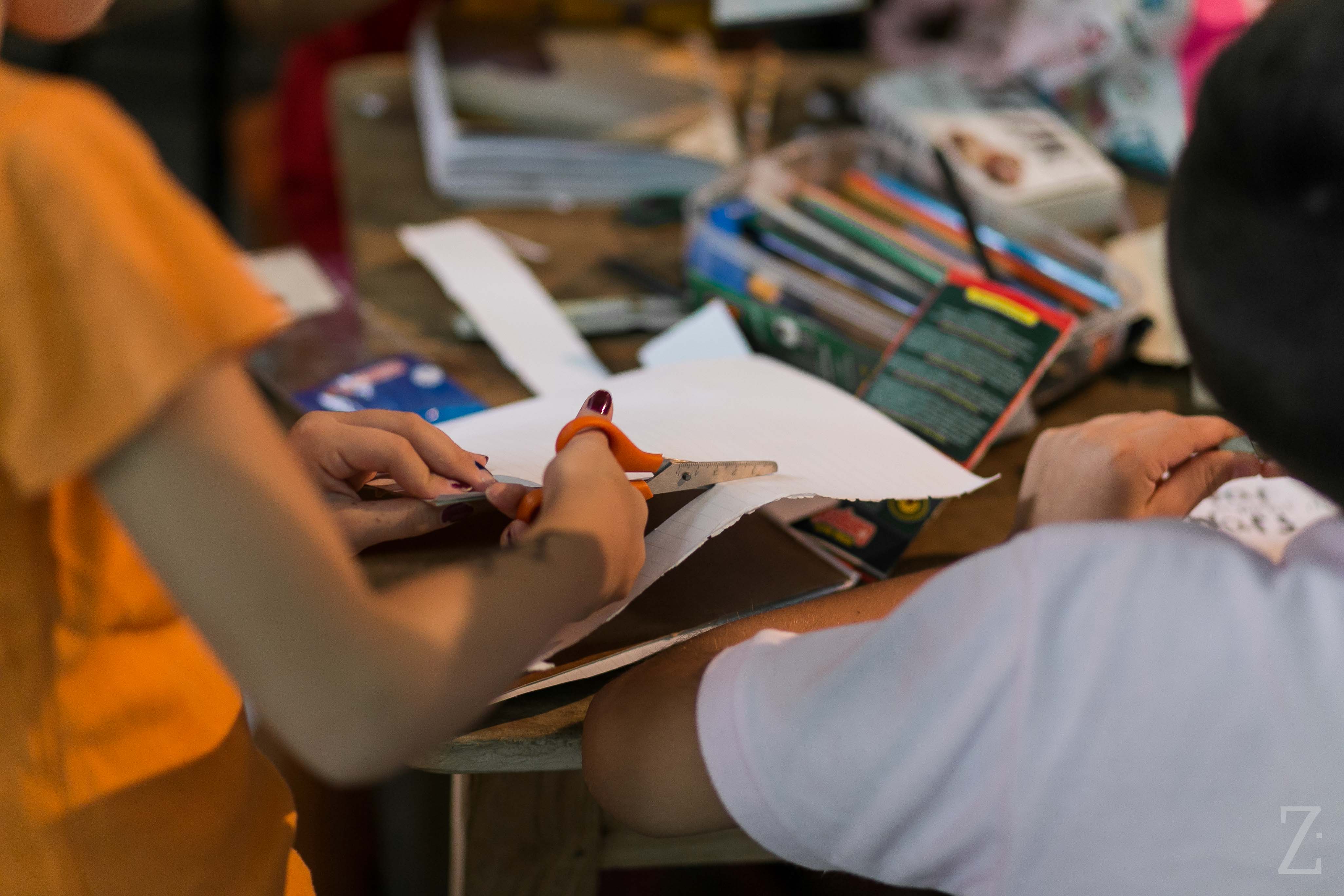 COLONIA DE INVIERNO JUGANDO ENTRE HISTORIAS