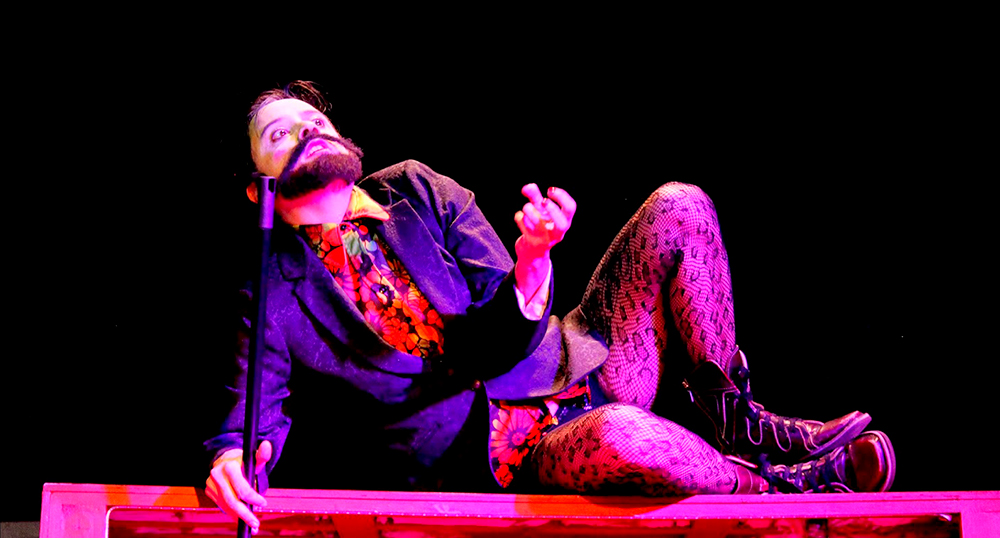 DISIDENCIAS Una obra de teatro del colectivo Siluetas El Salvador