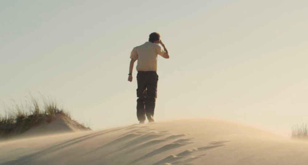 El mar nos mira de lejos Ciclo de Cine Contemporneos