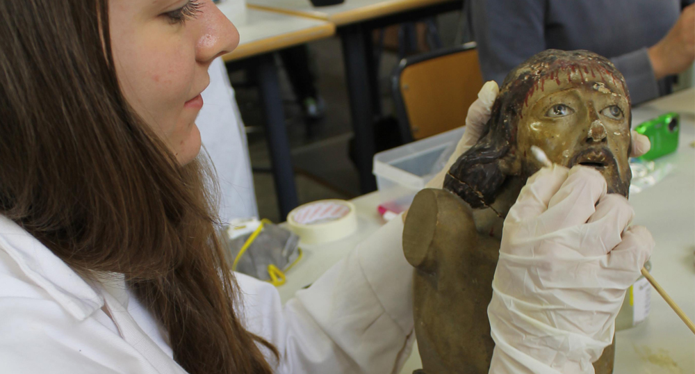 TALLER DE INICIACIN A LA CONSERVACIN Y RESTAURACIN DE CERMICA