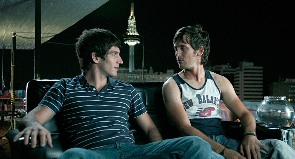 AZUL OSCURO CASI NEGRO