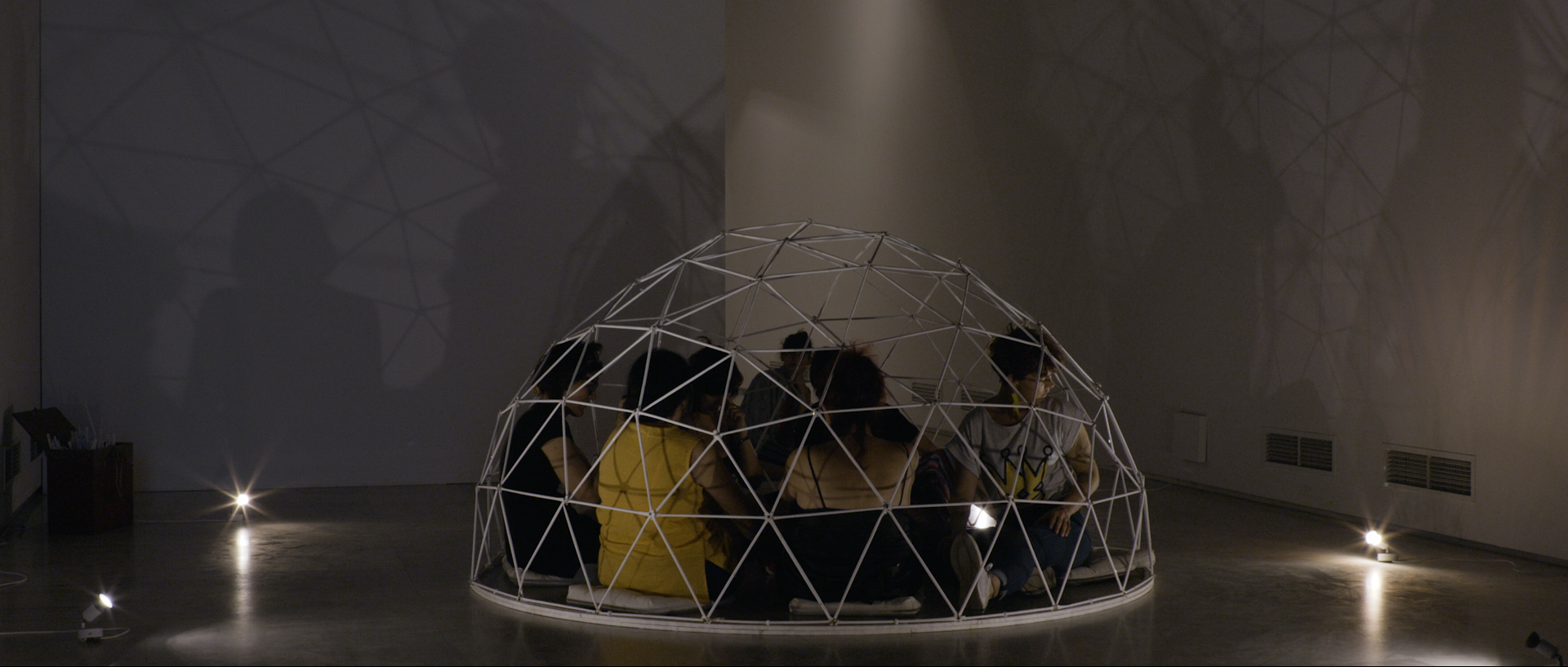 Charla Coloquio con la Directora Mara Royo Documental La violencia invisible